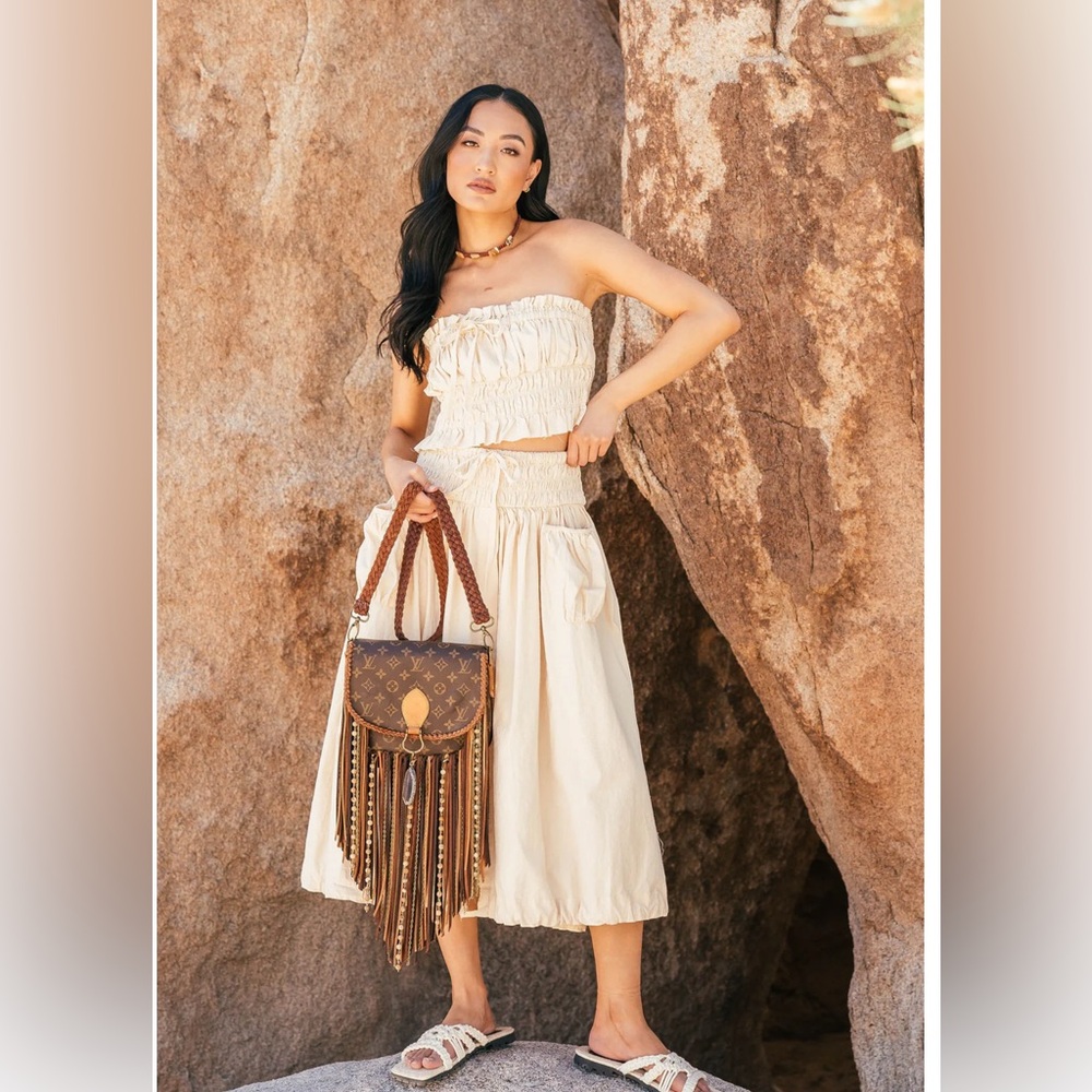 ❗️SOLD❗️ :: VINTAGE BOHO WORLD TRAVELER BAG w/ LONG FRINGE